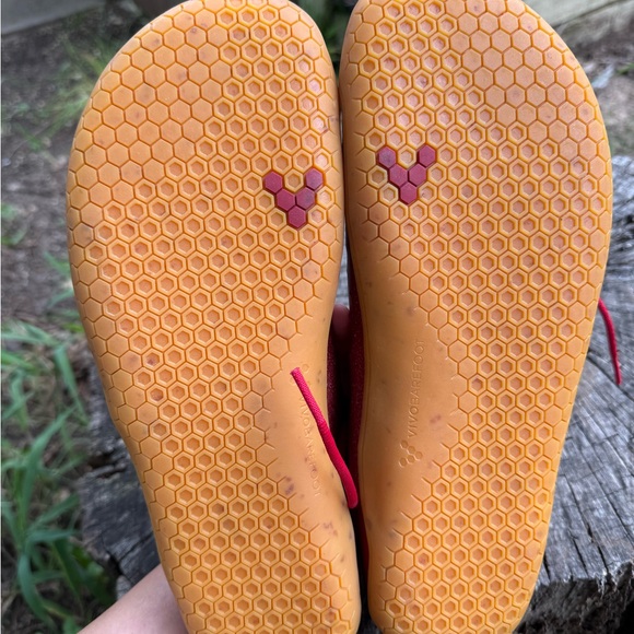 Vivo Barefoot Bold Red Sneakers - Picture 3 of 7